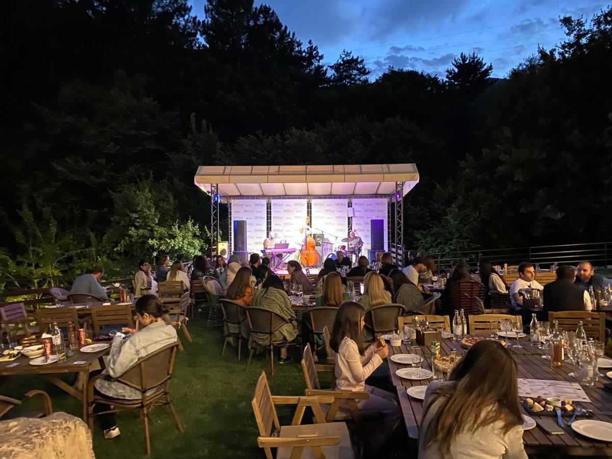 Dilijazz Hotel & Restaurant Дилиян Екстериор снимка